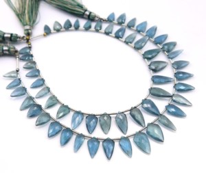 Moss Aquamarine Faceted Trillion Shape Perles naturelles faites à la main 8 ''Inch pour la fabrication de bijoux Taille 10X5MM à 14X8MM Approx. - Product Image 1