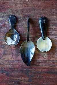 Collection de 4 cuillères en corne de buffle faites à la main, de style classique, écologiques et de qualité supérieure, pour la maison et les mariages - Product Image 2