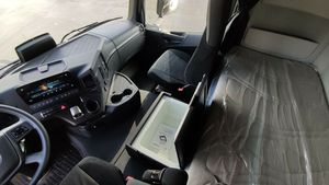 รถบรรทุกหัวลาก Mercedes-Benz Arocs 3353 แชสซี 6x4 ดีเซล ยูโร 6 เกียร์ธรรมดา รับน้ำหนัก 31-40 ตัน พวงมาลัยซ้าย รถใหม่ - Product Image 6