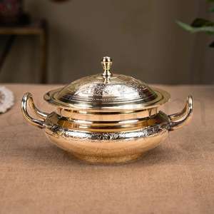 Pot de service en laiton durable pour la cuisine indienne pour servir de la nourriture avec une touche d'héritage et de style classique - Product Image 3