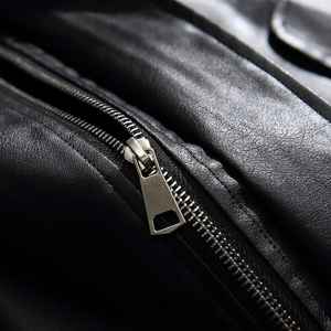 Chaquetas Acolchadas para Hombre, de Piel de Oveja y Lona, Impermeables, con Capucha, para Invierno, de Pakistán - Product Image 4