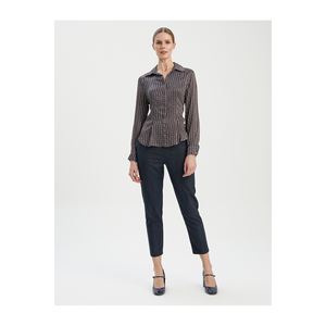 Blusa de Mujer en Satén con Estampado y Detalles Plisados en Viscosa - Product Image 2