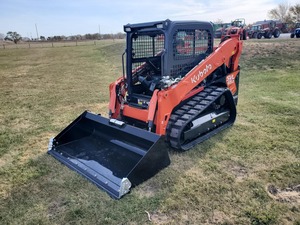 รถตักล้อยาง Takeuchi Kubota พร้อมหัวต่อสำหรับงานป่าไม้แบบมัลเชอร์  ระบบไฮโฟลว์  เครื่องยนต์ดีเซล  แบบตีนตะขาบ  แรงยกสูง - Product Image 2