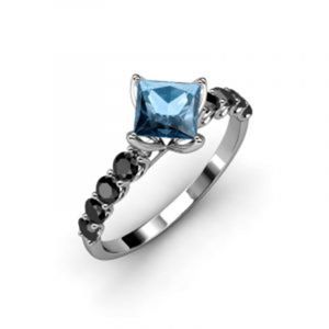 Anillo de compromiso negro y azul con ajuste de punta de diamante de corte princesa para mujer - Product Image 1