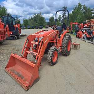 ซื้อรถแทรกเตอร์ LA526 4WD ดีเซล สภาพใหม่ พร้อมใช้งาน รถแทรกเตอร์แบบล้อเดินตาม เครื่องยนต์สำหรับทำฟาร์ม เกียร์อัตโนมัติ ระบบขับเคลื่อนด้วยเฟือง ความเร็วสูง - Product Image 1