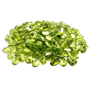 อัญมณีเพอริโดธรรมชาติทรงรีทรงหลวมสีเขียวสะอาดภายในขายส่ง - Product Image 4