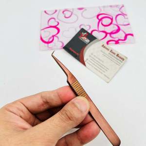 แหนบสีโรสโกลด์ด้าน 90 องศา พร้อมด้ามจับเสริมความกระชับ พิมพ์โลโก้ตามสั่ง แหนบต่อขนตา - Product Image 6