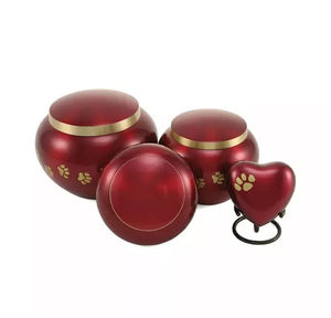 Colección de Urnas Conmemorativas para Cenizas de Mascotas con Forma de Corazón y Huella de Pata en Rojo Intenso con Acabado Decorativo - Product Image 1