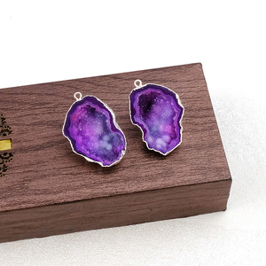 Connecteurs de boucles d'oreilles en géode bleu encre, druzy, laiton et pierres précieuses, électroplaqués, faits à la main, bijoux DIY, forme fantaisie, breloque 22-26 mm - Product Image 4