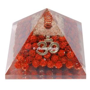 Grossiste de pyramides orgones en tourmaline noire avec symbole de vie floral sculpté pour l'énergie de guérison - Product Image 2