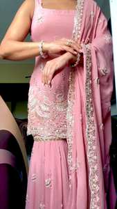 Ensemble haut sharara plazzo dupatta en faux georgette de haute qualité avec broderie lourde, séquence de rivets, moti, micro-coton intérieur - Product Image 6