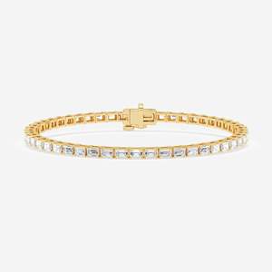 Pulsera de tenis de plata de ley con moissanita de corte esmeralda - Product Image 2