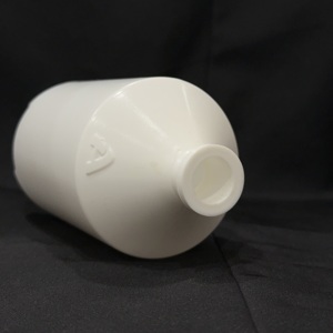 Botella de Medicina Veterinaria Marca APS Modelo C0167, 350-500 ml, Blanca, HDPE/PE, Plástico, Forma Cilíndrica, Bomba Dosificadora Serigrafiada - Product Image 1