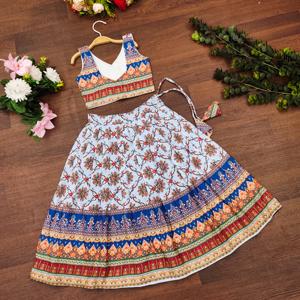 Conjunto de Lehenga Choli Tradicional Étnico Azul de Poliéster para Niñas de Shoryam Fashion, Estampado Digital, Completamente Cosido, para Fiestas - Product Image 2