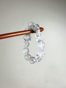 Pulsera de cristal de cuarzo hecha a mano con tótem de zorro y oso Joyas de piedras preciosas naturales para energía curativa y protección - Product Image 5