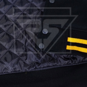 เสื้อแจ็กเก็ตขนสัตว์มีฮู้ดคอปกสไตล์มหาวิทยาลัยเบสบอลบอมเบอร์เลตเตอร์ไหม - Product Image 6