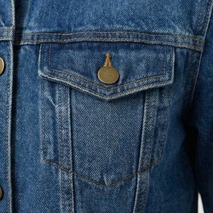 Chaqueta Vaquera para Mujer, Diseño Único con Parches, Costuras en Contraste, Botones al Frente, Estilo Artístico Moderno, Casual, Urbano y a la Moda - Product Image 5