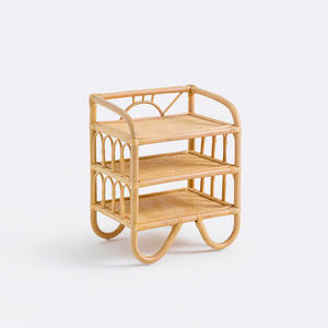 Étagère pour enfants en rotin naturel à trois niveaux, support de rangement en canne fait main, mobilier écologique pour chambre d'enfant et salle de jeux - Product Image 1