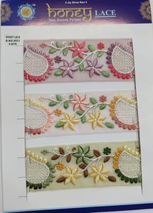 Lujoso ribete de encaje de diseñador para moda de alta gama y ropa nupcial Patrones intrincados Detalles elegantes para ropa Bodas - Product Image 3