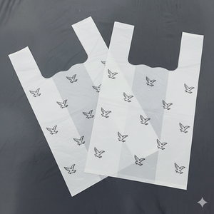 Sacs en plastique haute densité en matière vierge inodore, sacs gilet, sacs shopping type T-shirt en HDPE, avec logo personnalisé imprimé, prix usine, vente en gros - Product Image 2