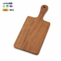 Planche à découper en bois d'acacia irrégulier avec poignée pour servir le fromage, la pizza, le steak, le gâteau et pour une utilisation en cuisine