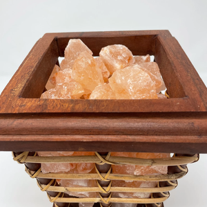 Lampe électrique artisanale, purificateur d'air naturel, ioniseur, morceaux de sel rose de l'Himalaya biologique dans un panier en bois de canne - Product Image 5