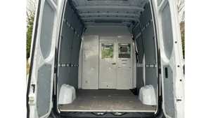 Fourgon utilitaire Mercedes-Benz Sprinter 2500 2020, toit standard, moteur diesel V6, 144 pouces, propulsion arrière - Product Image 5