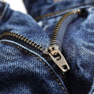 Shorts Casuales Modernos con Diseño Desgastado a la Moda, Material Suave y Transpirable, Perfectos para la Moda Urbana - Product Image 2