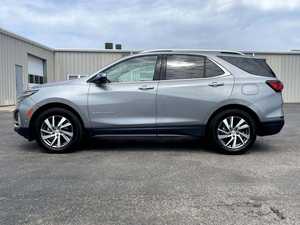 Maravilloso Equinox Premier AWD Gris 2023, Usado, con Llantas de Aleación Oscuras, Asientos de Cuero, Sistema de Navegación y Encendido Remoto - Product Image 3