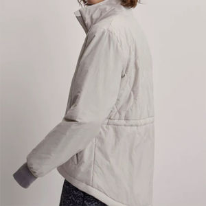 Nouveaux manteaux bouffants élégants à coupe ajustée pour femmes veste d'hiver légère et isolée pour la mode décontractée veste bouffante confortable - Product Image 6