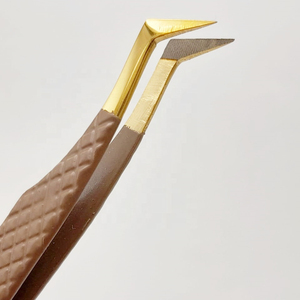 Pinzas de extensión de pestañas de acero inoxidable sólido con textura suave de fibra de Punta dorada-Etiqueta privada en stock - Product Image 3