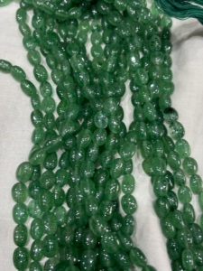 Cuentas Sueltas de Esmeralda Sintética de Forma Ovalada con Inclusiones, Cuarzo Cristal Verde Fresa, Cuentas Lisas para Joyería, 6x8mm - Product Image 2