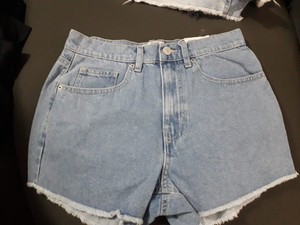 Shorts en jean délavé tendance de haute qualité pour femme, respirants, écologiques, coupe droite, taille mi-haute, fermeture éclair - Product Image 3