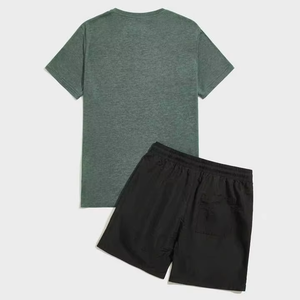 Conjunto Casual de Verano para Hombre: Camiseta Gris de Cuello Redondo con Pantalones Cortos Negros con Cordón y Estampado 'Never Look Back' - Product Image 2