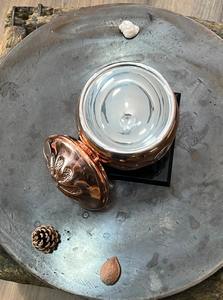 Seau à glace en cuivre avec couvercle et pinces assorties pour la présentation au bar, les réceptions, l'hôtellerie, la restauration et les cadeaux haut de gamme - Product Image 6