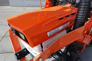 Utilisé pour le tracteur compact B1600 50 CV 4x4 avec transmission par engrenages, fonctionnalités multifonctions pour les petites exploitations agricoles et les applications agricoles. - Product Image 2