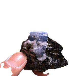 ไพลินสีน้ำเงินหยาบธรรมชาติ - Product Image 1