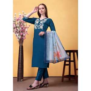 คอลเลกชันใหม่ออกแบบโดยดีไซเนอร์ชุดทำจากไหมเครปธรรมชาติชุดเสื้อผ้าเย็บปักลายสไตล์อินเดีย - Product Image 1