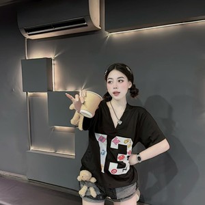 Camiseta deportiva para mujer, cuello redondo, precio competitivo, moda, lavable, embalaje personalizado, fabricante de Vietnam - Product Image 1