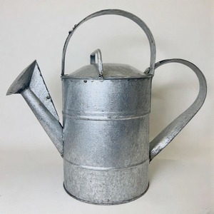 Grand arrosoir extérieur avec coque galvanisée et conception à large prise pour supporter facilement de lourdes charges d'eau - Product Image 4