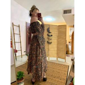 ชุดเซ็ตผ้าพิมพ์ลายโบโฮเพสลีย์แบบเป็นมิตรกับสิ่งแวดล้อมสำหรับผู้หญิง เสื้อครอปเปิดไหล่ กางเกงขายาวทรงกว้าง - Product Image 4