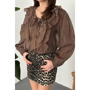 Blusa Marrón con Volantes - Marrón - Product Image 4