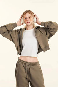 Sudadera Corta de Yoga con Capucha Personalizada con Tu Logotipo, Diseño de Primavera, Venta Caliente, Sudadera Corta Informal al por Mayor para Mujer - Product Image 2