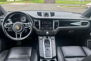 ใช้แล้ว LHD/RHD 2018 P0RSCHE Macan S - Product Image 2
