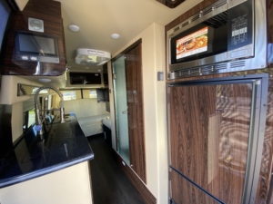 Autocaravana Americana Coach Patriot MD2 170EXT 2021-2024 en Buen Estado, Clase B - Diésel, Autocaravana Nueva y Usada para Campamentos RV - Product Image 4