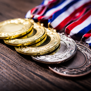 Médailles en métal de course à pied personnalisées en gros 3d Logo Médaille 5k Race Marathon Running Sports Award Médailles avec ruban - Product Image 4