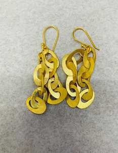 Classique 18K plaqué or laiton unisexe élégant boucles d'oreilles en forme de coeur inégal Design fête accessoire de mode - Product Image 1