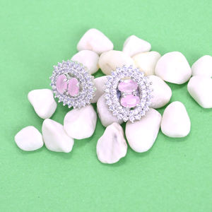 Pendientes de estilo clásico con diamantes americanos a la moda a precio de fábrica para mujer para fiesta de boda exportados directamente desde la India - Product Image 5