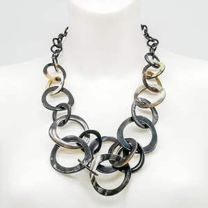 สร้อยคอจี้ฮอร์นทำด้วยมือพร้อมสายหนังสำหรับสไตล์ร่วมสมัยที่ดูเป็นธรรมชาติและทันสมัยโดยงานฝีมือ HF - Product Image 2