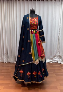 Exclusiva Colección de Lehenga Choli de Diseño Moderno para Mujer, Traje de Fiesta de Boda, Largo hasta el Suelo, Cintura Imperio, Seda de Leche, Encaje, Lazo, Estampado - Product Image 2